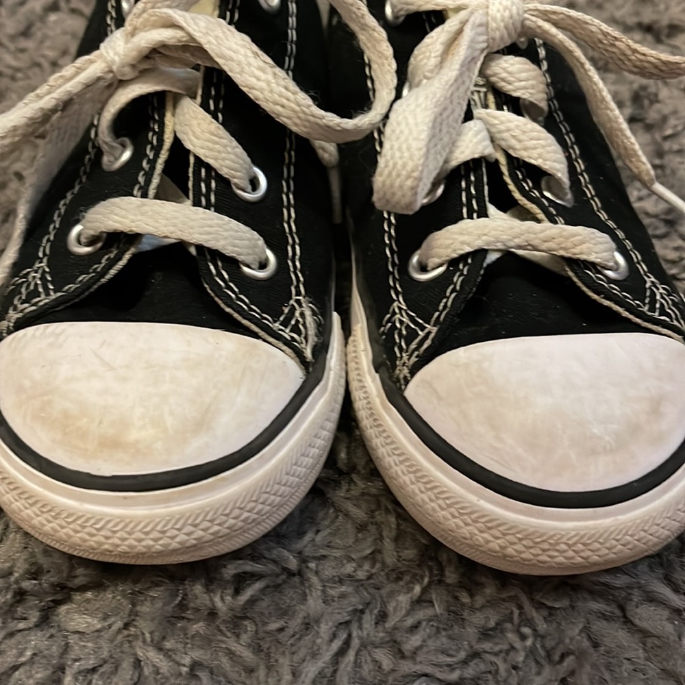 Play Converse - Picture 3 of 4